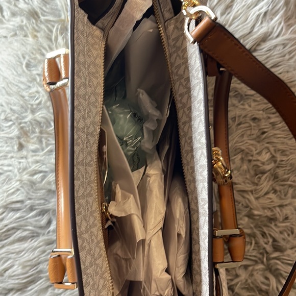 Michael Kors Hamilton Lg Satchel - Picture 4 of 6